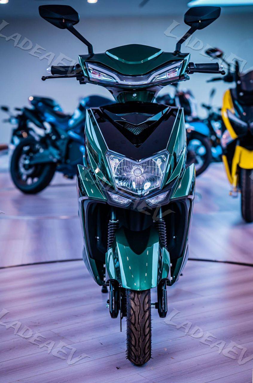 Single Light EV Scooty